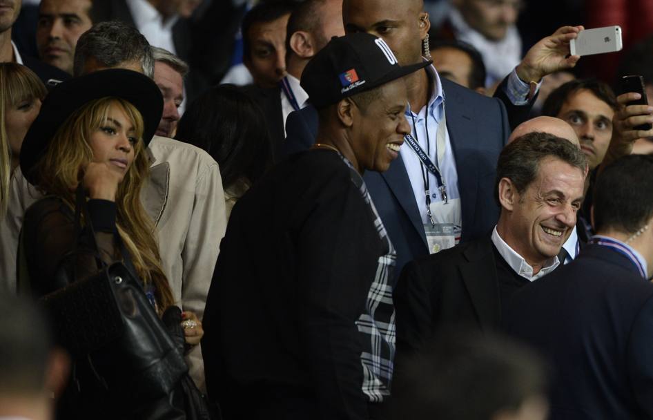 Jay Z e sua moglie Beyonce, con Sarkozy in tribuna al Parco dei Principi per assistere a Psg-Barcellona. Afp